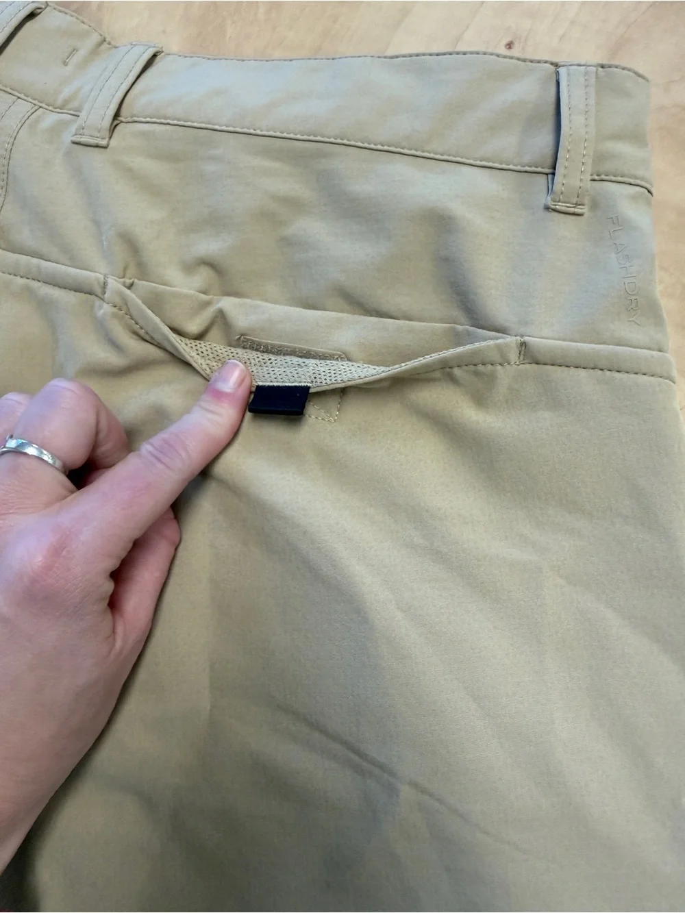 The North Face Hiking Shorts Men 32 Tan   Zipper Pocket Active